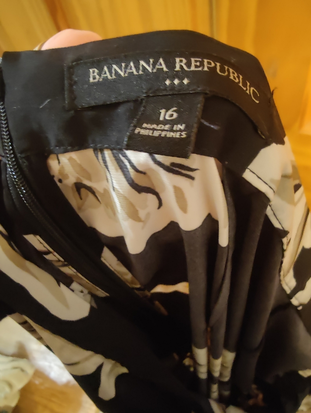 Banana Republic Silk Skirt Size 16 - Picture 3 of 5